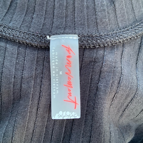 NWT Free People FP Movement Raw Hem Ribbed Cropped Scooped Neck Tank - Picture 5 of 5